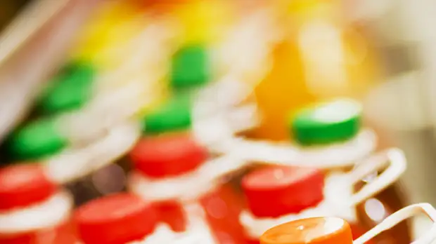 В РЭО объяснили необходимость запрета пластиковых бутылок кислотного цвета