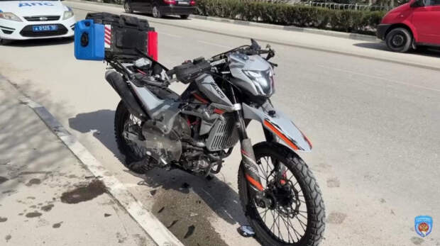 Мотоциклист врезался в три машины при обгоне в Севастополе