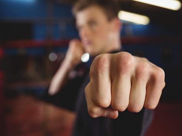 Под Смоленском в своей квартире убит мужчина – под подозрением сосед