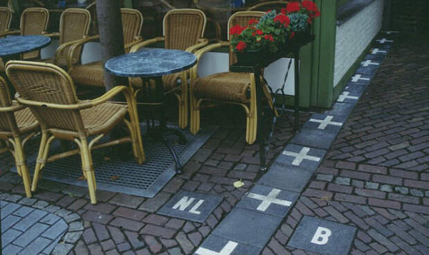 Самые необычные границы, которые наглядно демонстрируют политику государств