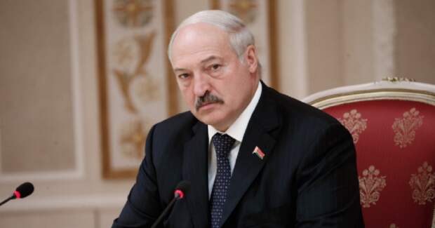 Лукашенко идет по пути Украины: использовать Россию, дружа с Западом