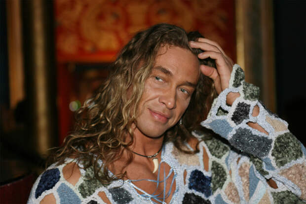 Танцор Тарзан заявил, что относится с юмором к продаже масок с его лицом