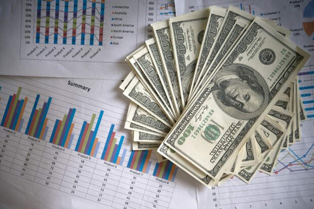 Доллар упал ниже 74 рублей