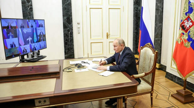 Путин поручил обеспечить доступ к важным сервисам даже при сбоях мобильного интернета