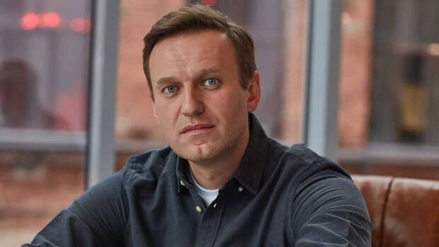Навальный сообщил, что начал работать швеей в колонии