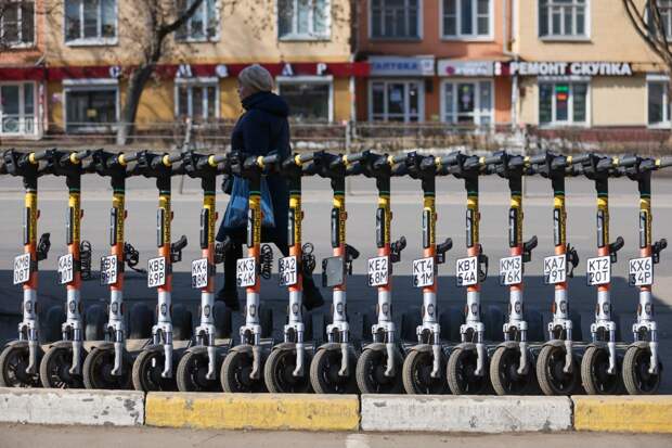 В России утвердили ГОСТ на госномера для электросамокатов