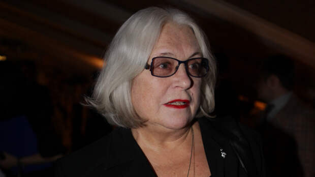 «Не хочет быть вне дома»: Шукшина о здоровье 87-летней матери после операции