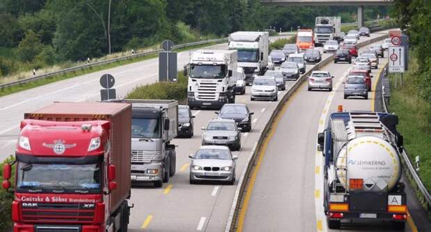 Все новые трассы в России оборудуют для беспилотных грузовых машин