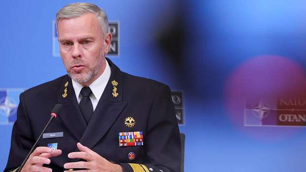 Глава военного комитета НАТО Бауэр призвал разрабатывать более дешевое оружие