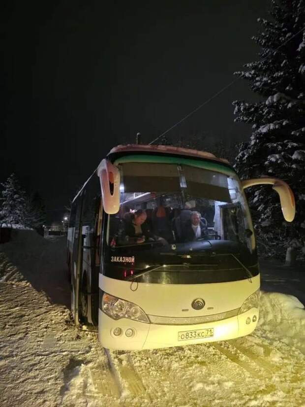 Резервный автобус благополучно доставил 27 туристов из Богородицка в Вологду