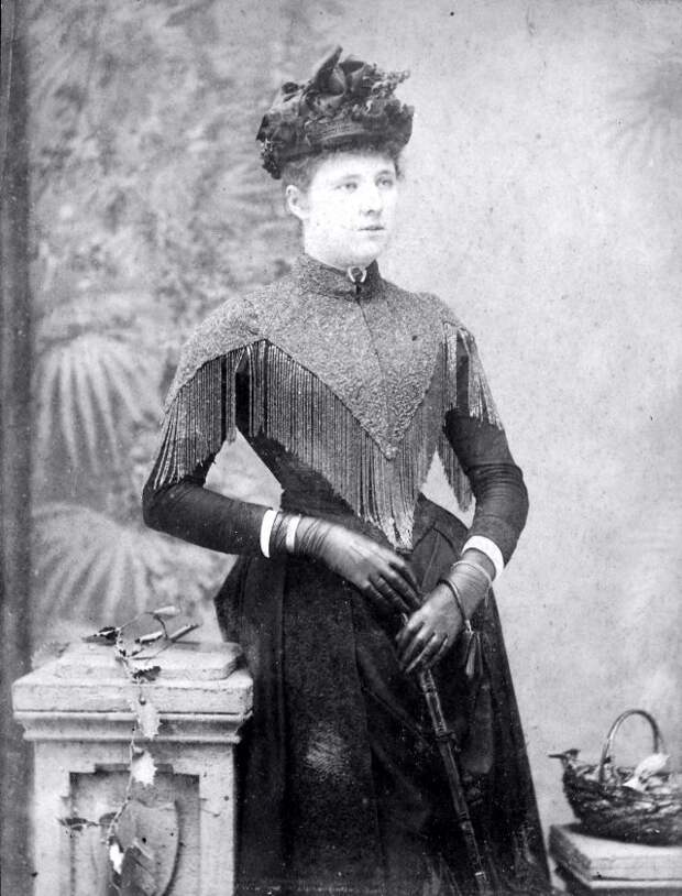 Victorian Women in the 19th Century (34).jpg Victorian Women in the 19th Century (34).jpg