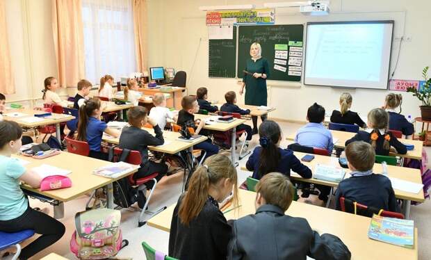 «Земский учитель»: Ямал привлекает педагогов из разных уголков России