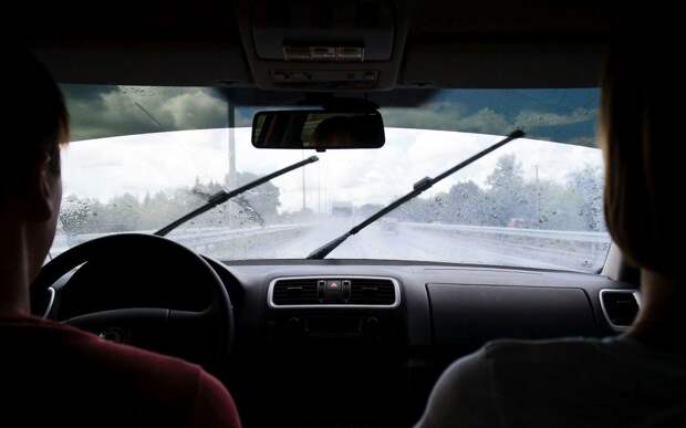 Эти советы помогут молодым водителям овладеть навыками вождения во время дождя