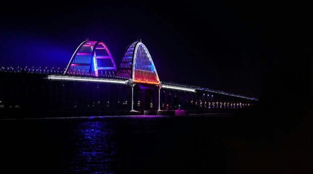 Крымский мост обновил ночную подсветку