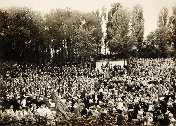 Донецк. Парк Щербакова. Праздники середины 60-х годов
