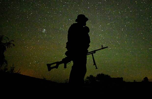 Огненный шар появился в небе над российским регионом во время атаки ВСУ и попал на видео