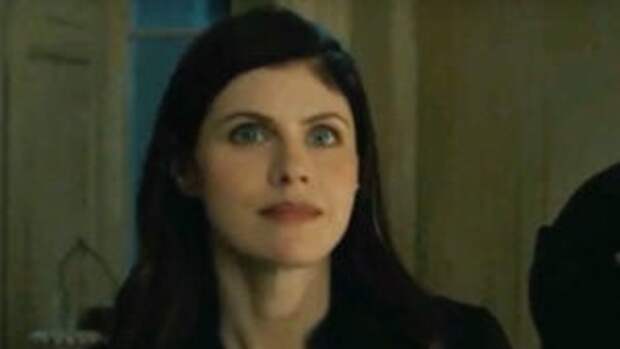 Rowan touches down in Scotland on Mayfair Witches Season 2 Episode 6.