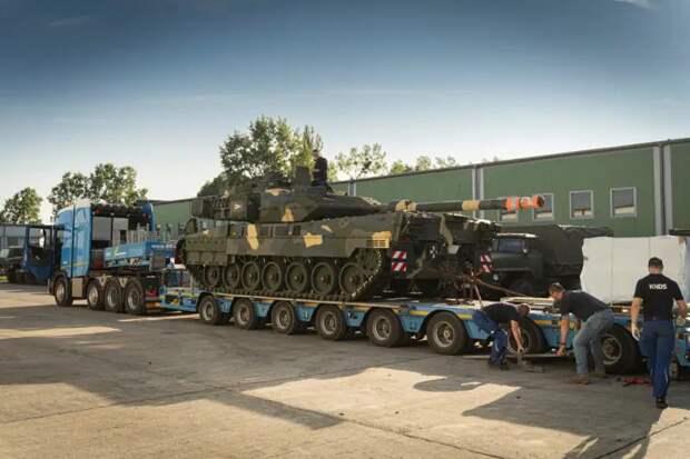 Венгрия получила два очередных танка Leopard 2A7HU в рамках перевооружения с