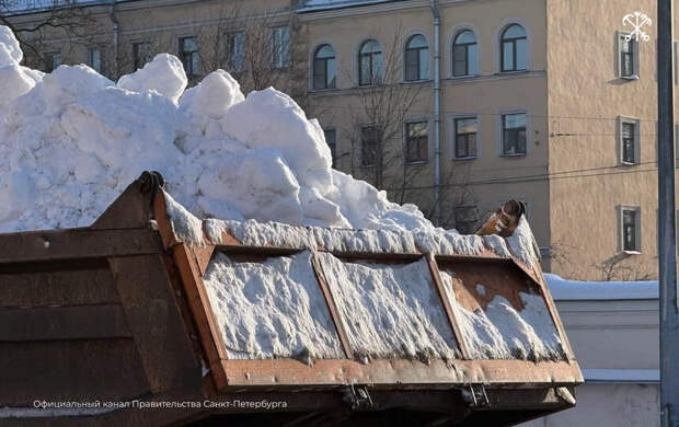 В Петербурге этой зимой утилизировали более 1,5 млн кубометров снега