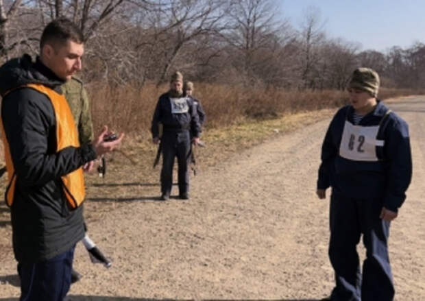 Военнослужащие Тихоокеанского флота совершенствуют свою физическую подготовку на полигонах береговых войск
