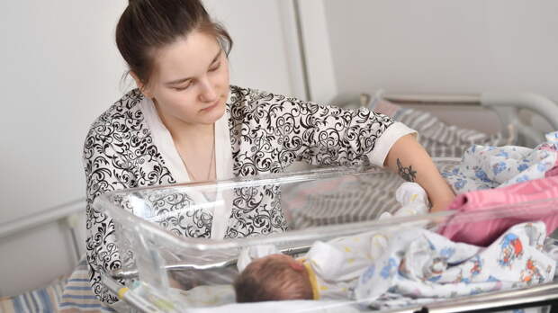 В Госдуме предложили включить послеродовую реабилитацию в ОМС