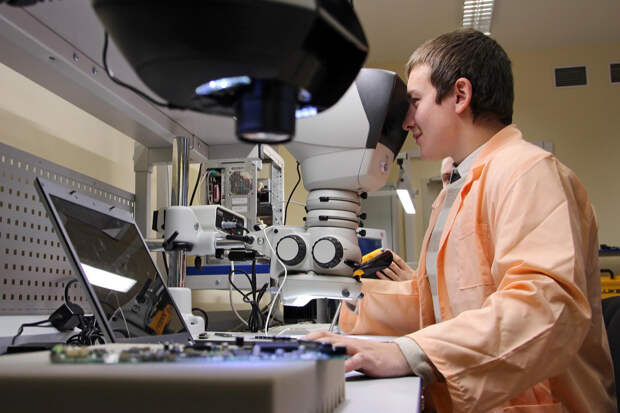 В Петербурге разрешили не сдавшим ОГЭ школьникам пойти учиться бесплатно