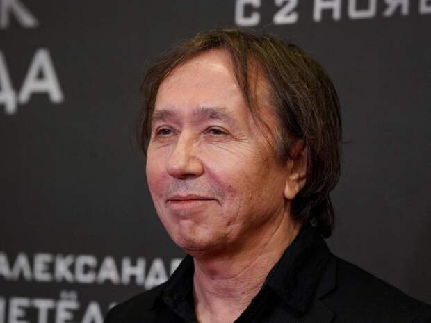 Увел Сотникову у Кузьмина, не удержал Орлову, развелся с Малаховой. Роковой мужчина Ренат Давлетьяров