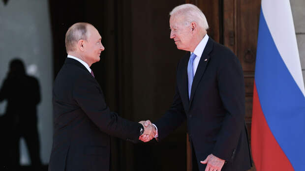 Байден и Путин обсудили гуманитарные коридоры в Сирии 