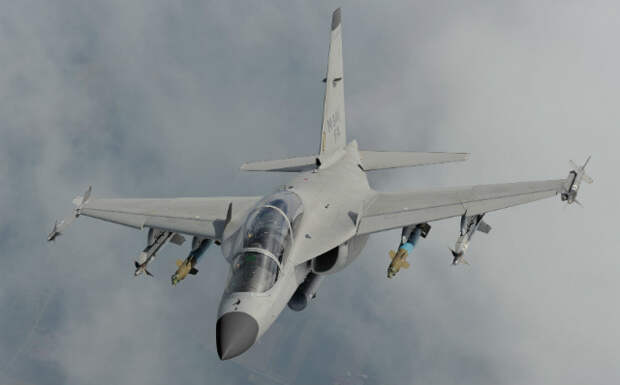 Лёгкий истребитель M-346FA. flightglobal.com - Итальянская «летающая парта» учится воевать | Военно-исторический портал Warspot.ru