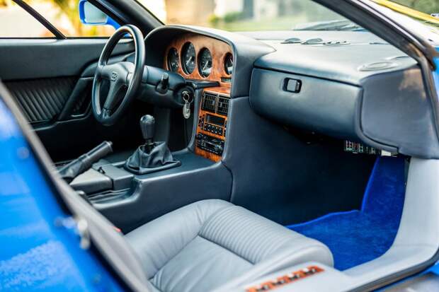 Редкий и легендарный Bugatti EB110 GT 1996 года