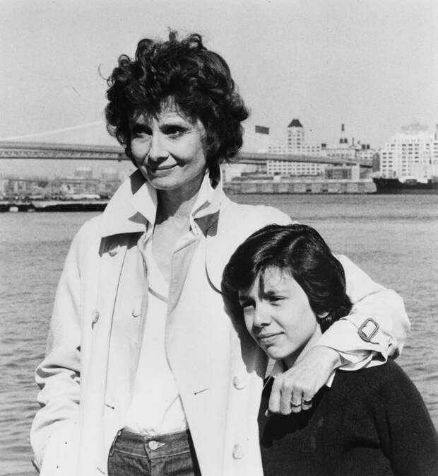 Одри Хепбёрн на съёмках фильма "Все они смеялись", 1981