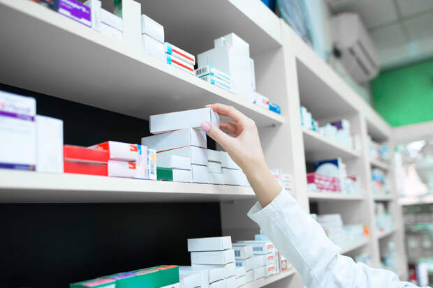 ТАСС: в Росздравнадзоре опровергли дефицит глазных капель от аллергии в аптеках