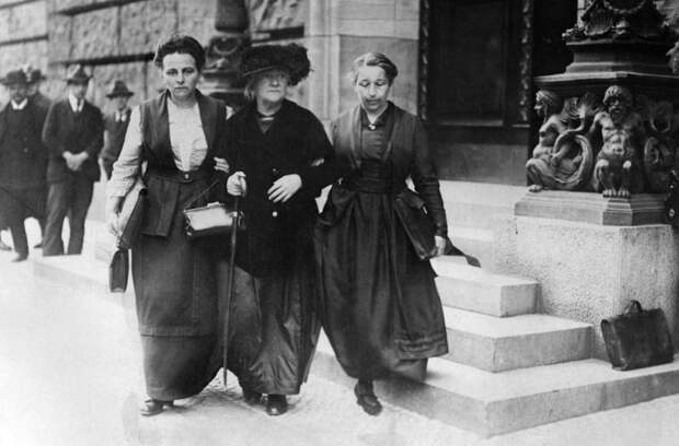 Клара Цеткин: история борьбы, любви и мести женщины, подарившей нам 8 Марта