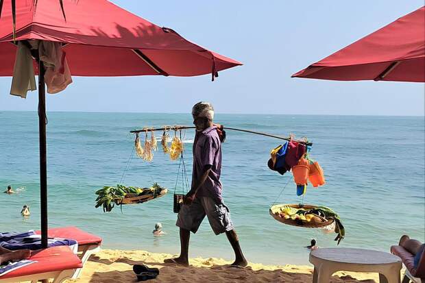 Циклон "Дитва" на Шри-Ланке: последствия наводнения, ситуация с туризмом и проблемы местных жителей