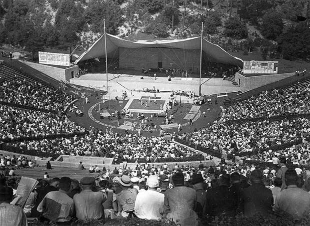 Летние Олимпийские игры в берлинском Вальдбюне, 1936 год. 