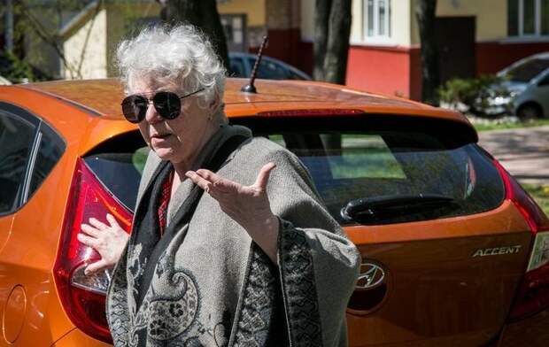 78-летняя автомобилистка с 46-летним водительским стажем Александра Чернявская большой стаж, женщины, за рулем, интересное, история, факты