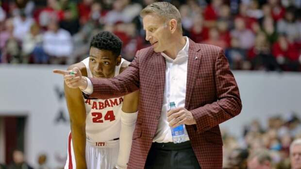 Alabama basketball coach Nate Oats