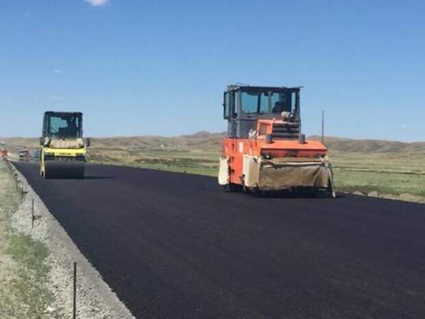 В Карагандинской области идет средний ремонт дороги Караганда - Буркутты