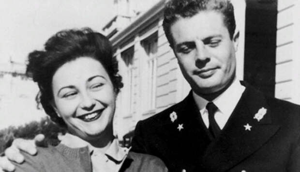 Марчелло Мастроянни со своей супругой Флорой Марчелло Мастроянни со своей супругой Флорой