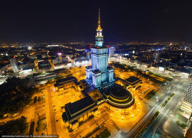 Дворец культуры и науки — сталинская высотка, подарок Польше от СССР