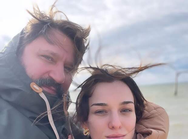 Жена Виктора Логинова Мария Гуськова передала дело о разводе с актером адвокату