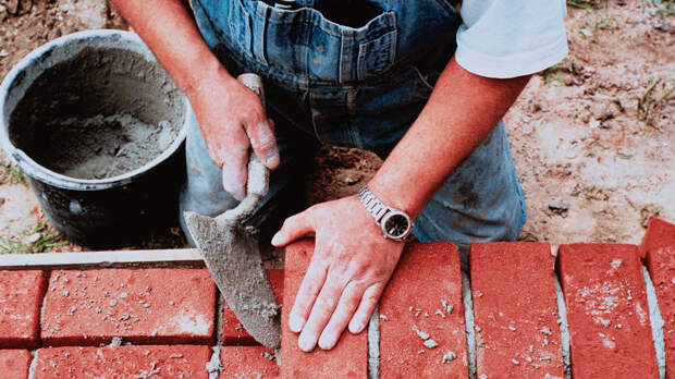 Володин: лишь 13‑15% мигрантов в России работают в сфере строительства