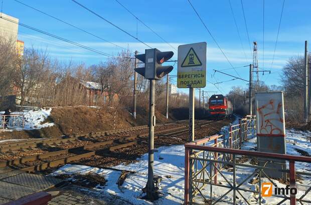 На переездах Рязанской области водителям напомнили правила проезда через пути в период неблагоприятных погодных условий
