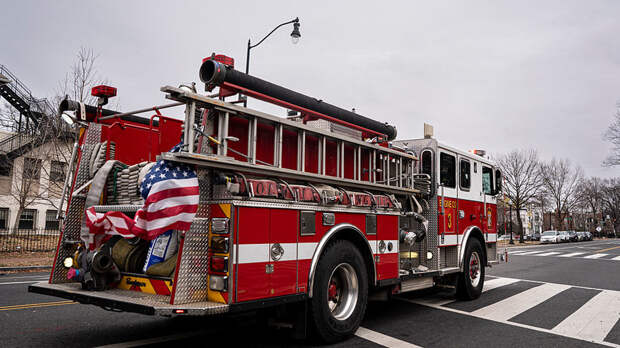 Fox: в США назвали причину авиакатастрофы в аэропорту Нью-Йорка в марте