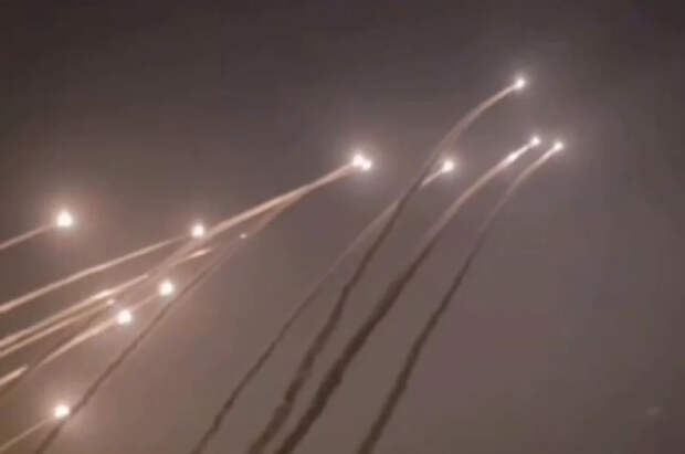 Армия Израиля заявила о третьем за ночь запуске иранских ракет