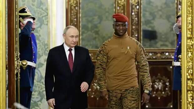 СВР: Макрон приказал спецслужбам Франции ликвидировать «неугодных лидеров» в