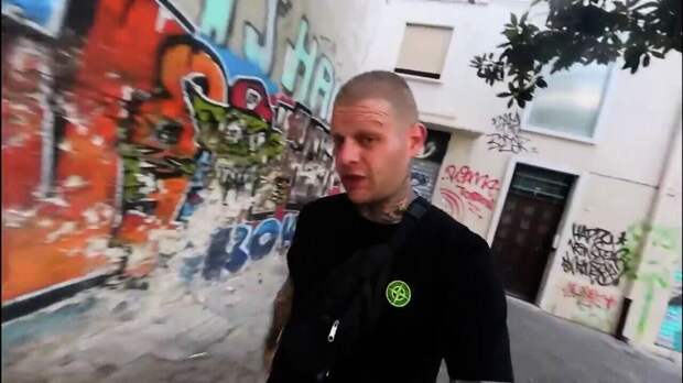 "Пытались меня ограбить". Голландец увидел темную сторону Франции