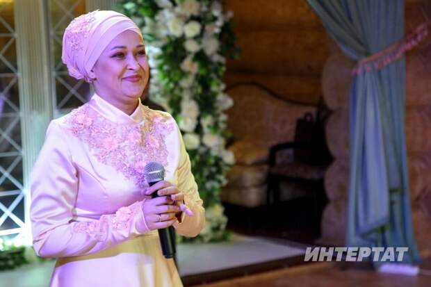 Алсу Фазлыева иң ышанычлы кешесен күрсәтте: «Ул килгәч күңелем тыныч»