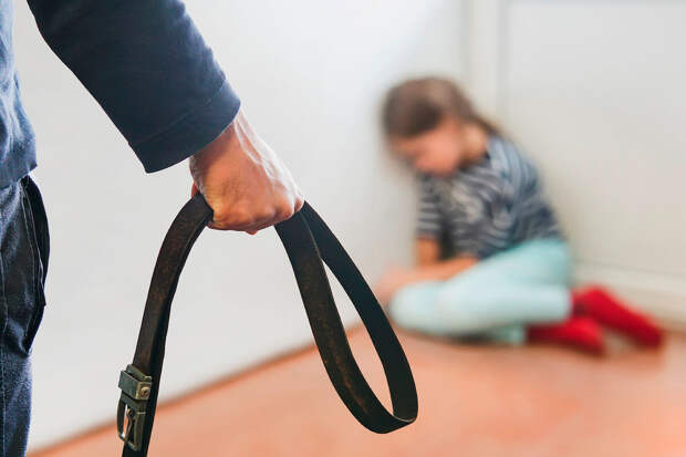 В Карелии в подъезде нашли избитую восьмилетнюю девочку