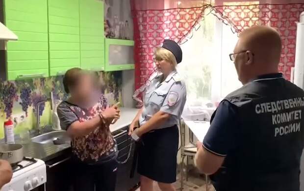 Саратовская бабушка убила свою семью, подсыпав в еду отраву Саратовская бабушка убила свою семью, подсыпав в еду отраву